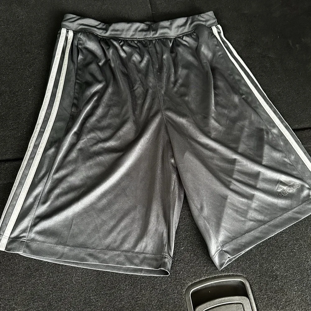 Adidas Climalite Men's M Medium Shorts Gray Black 3-Stripe Athletic Gym Running